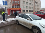 Сотрудники Госавтоинспекции г. Ижевска на постоянной основе проводят профилактические мероприятия по выявлению правонарушений в местах, предназначенных для инвалидов