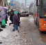 «Неудобно и небезопасно»: в Ижевске жители просят очистить от снега остановки - Udm-info.Ru
