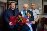 ​Глава Ижевска Дмитрий Чистяков передал юбилейные медали «80 лет Победы в Великой Отечественной войне» еще двум ветеранам