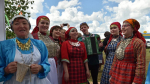 На сцене "Гербера" выступают фольклорные коллективы