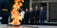 Цветы возложили к Вечному огню в Ижевске в День оружейника - Комсомольская Правда