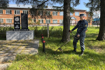 В рамках акции «Зеленая Россия» сотрудники исправительных учреждений УФСИН России по Удмуртской Республике облагородили памятники погибшим в годы Великой Отечественной войны