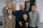Глава Удмуртии, секретарь реготделения партии «Единая Россия» Александр Бречалов дал старт благотворительному проекту «Родные»
