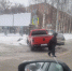 На улице Кирова в Ижевске автомобиль врезался в светофор - Сусанин