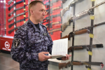 Сотрудники подразделений государственного контроля и лицензионно-разрешительной работы Росгвардии отмечают профессиональный праздник