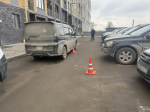 В одном из дворов Ижевска пятилетний ребёнок попал под колёса автомобиля