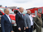 Председатель Правительства Удмуртии вручил пожарным ключи от 10 новых автоцистерн