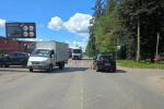 Два автомобиля наехали на 65-летнюю пенсионерку в Глазове